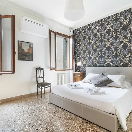 Apartment Rio Terra' Canal View Venice